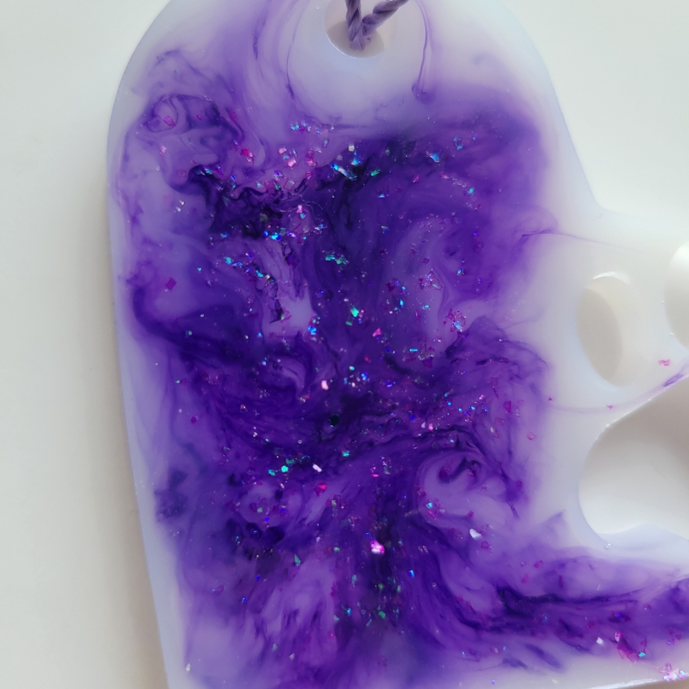 Handmade resin Keychain - Picture 3 of 4